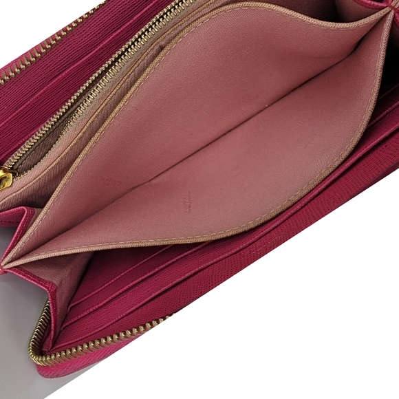 Authentic Preowned Fendi Wallet - Picture 10 of 10